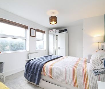 1 Bed Flat, Abbey Parade, SW19 - Photo 6