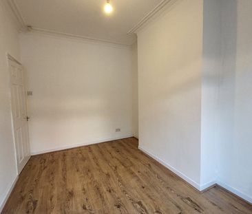 2 Bed Terraced House, Waverley Road West, M9 - Photo 2