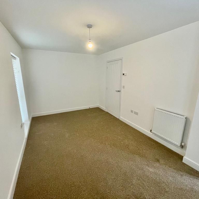 2 bedroom semi-detached house to rent - Photo 1