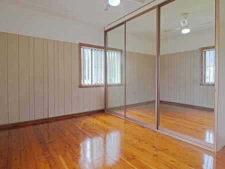 11 Hoskins Street, Gwynneville, NSW 2500 - Photo 3