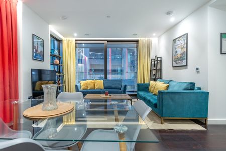 2 Bed Flat, The Embassy Suite Madeira Tower Nine, SW11 - Photo 2