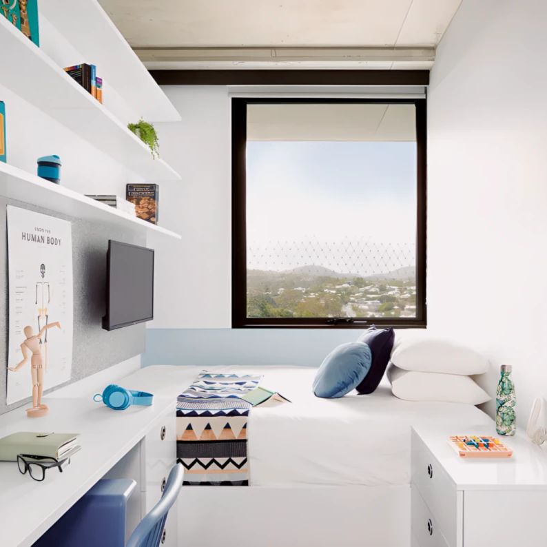 2 Bedroom Apartment - Balcony - Photo 1