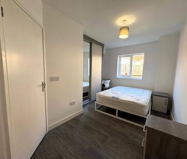 1 bedroom in a house share to rent - Photo 3
