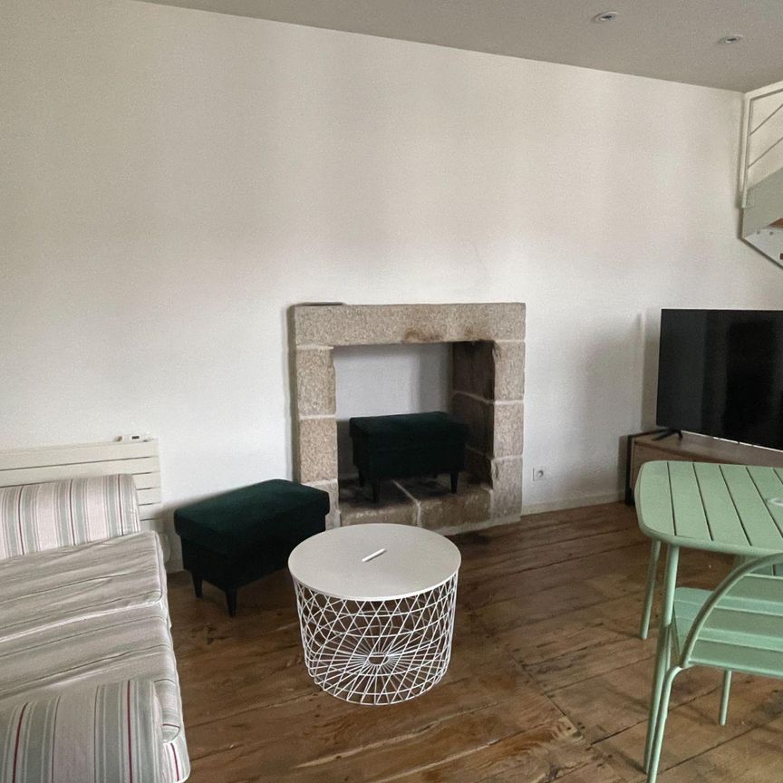 PONT-AVEN, centre-ville, duplex à louer Place Julia, au c?ur de la cité des peintres, vue enso... - Photo 1