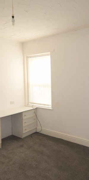 To Let 1 Bed Ground Floor Flat - Photo 1