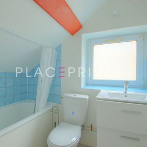 Studio - Photo 2