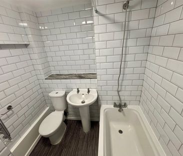 2 bedroom apartment to rent Kings Avenue, Eastbourne, BN21 - Photo 5