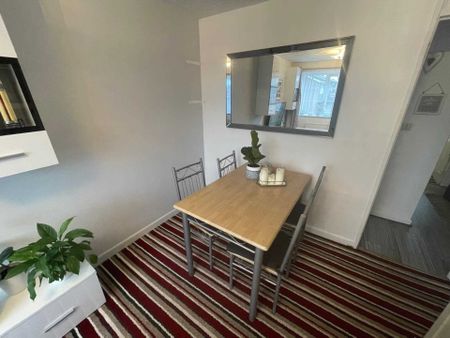 Price £1,200 pcm - Available Now - Unfurnished - Photo 2