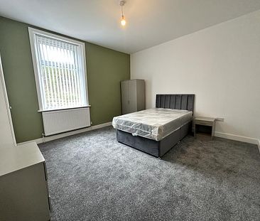 1 bed house share to rent in Hollingreave Road, Burnley, BB11 - Photo 4