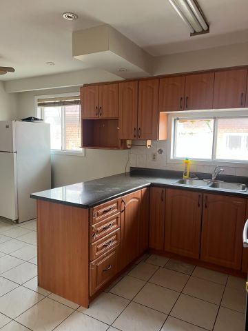 For Lease - 7258 Sills Road, Mississauga, Ontario - Photo 3