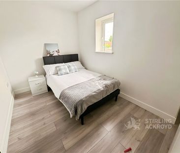Burgoyne Road, Sunbury-on-Thames, Surrey, TW16 7PW - Photo 4