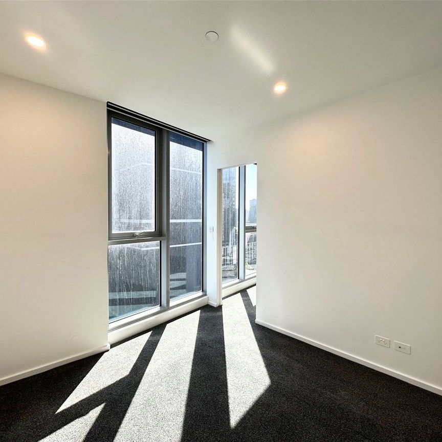 1706/81 City Road - Photo 1