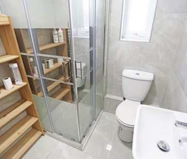 2 bedroom semi-detached house to rent - Photo 2