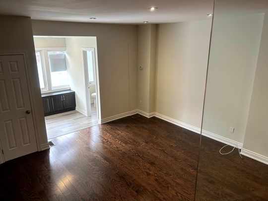 For Lease - 1311 Gerrard Street Unit# 1, Toronto, Ontario - Photo 1