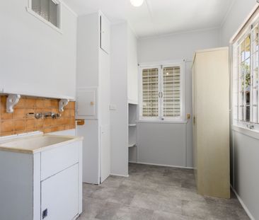 CHARMING CHARACTER COTTAGE - Photo 3