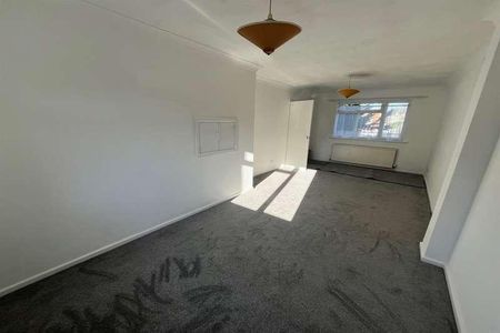 Branksome, BH12 - Photo 4