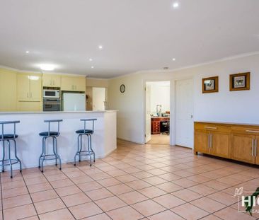 1 Hillenvale Avenue, 4054, Arana Hills - Photo 1