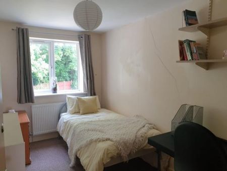 6 bedroom terraced house to rent - Photo 5