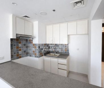 LOW FLOOR | PRIME LOCATION | SPACIOUS - Photo 3