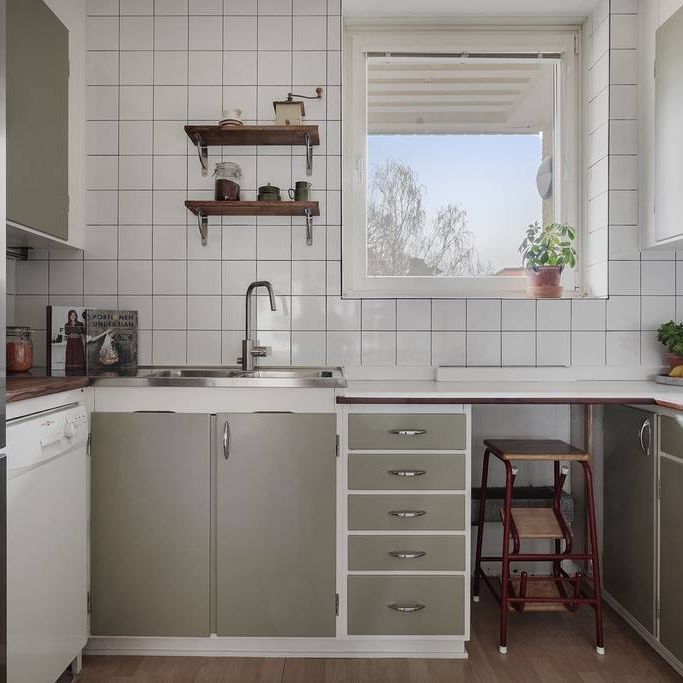 Loftvägen, Skogås - Photo 1