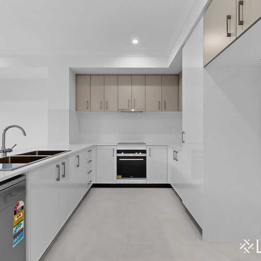 Modern Living in Clyde North - Photo 1