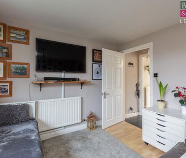 3 bedroom terraced house to rent - Photo 3