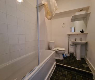 Atlantic lodge 184-186 South Street, Romford RM1, London - Photo 5