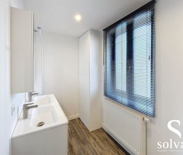 Gerenoveerde woning met 3 slaapkamers in Drongen met kwalitatieve a... - Photo 3
