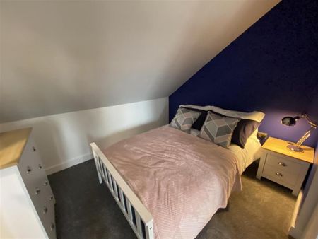 1 bedroom in a house share to rent - Photo 5