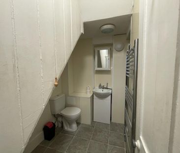 Studio to rent - Photo 6