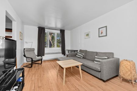122 Av. Windcrest - Photo 3