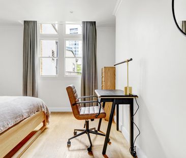 Fitzroy Square - Photo 1