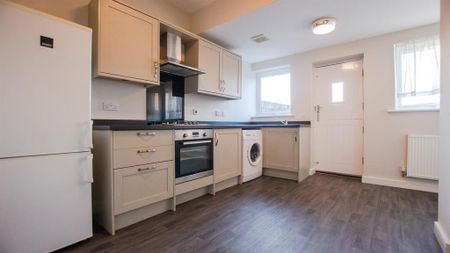 2 bedroom terraced house to rent - Photo 3