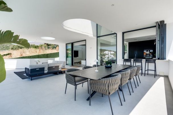 Valle Romano, Estepona West, Estepona, Andalusia 29680 - Photo 1