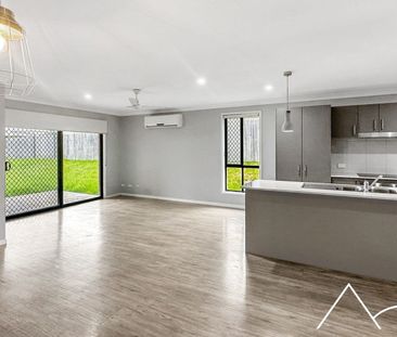 Modern 4-Bedroom Family Home in Currans Hill - Photo 2