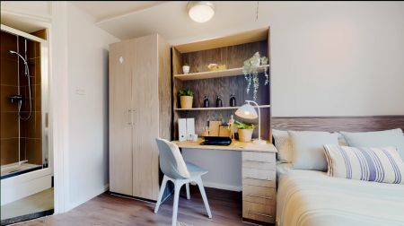 Silver En Suite - Photo 2