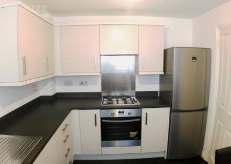 Entire Place·3B3B···9 Lancers Walk - Photo 2