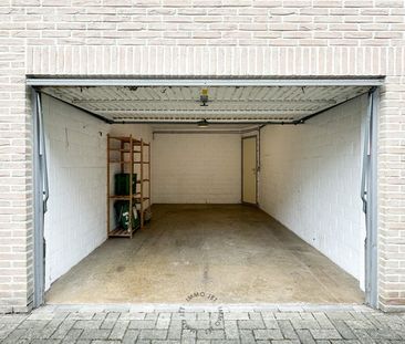 Centraal gelegen appartement met drie slaapkamers en garage - Foto 4