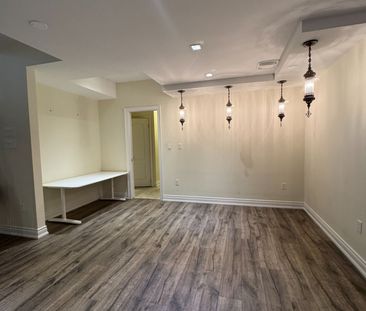 For Lease - 2374 Robmar Drive, Oakville, Ontario - Photo 4