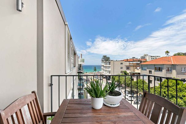 Enjoy Views Of The Surf From This Immaculately Presented, Top Floor Apartment - Photo 1