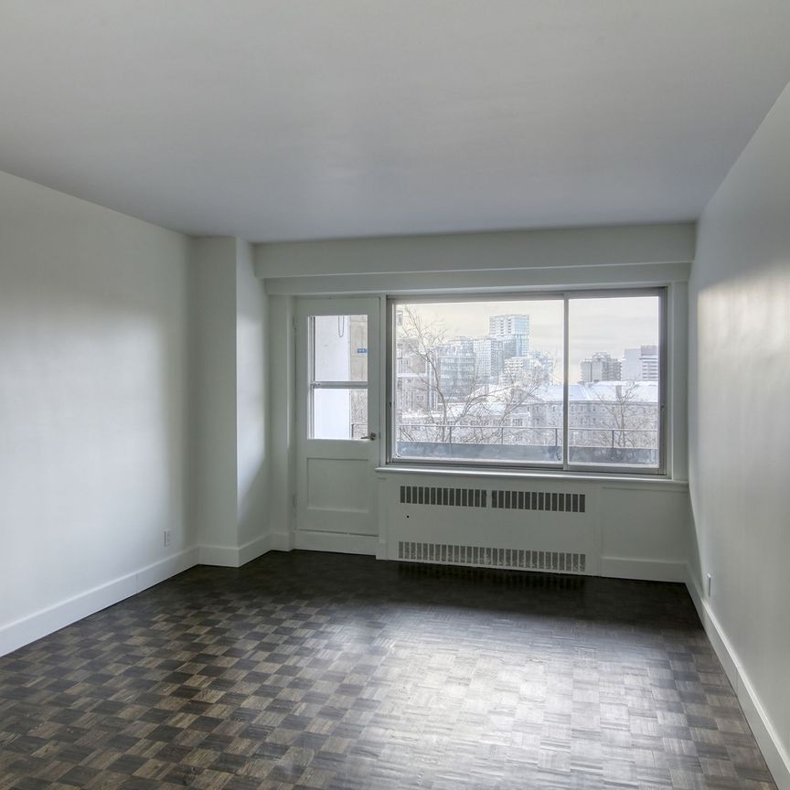 3555 Cote-des-Neiges Road - Photo 1