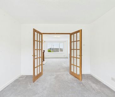 Semi-detached house to rent on - Photo 2