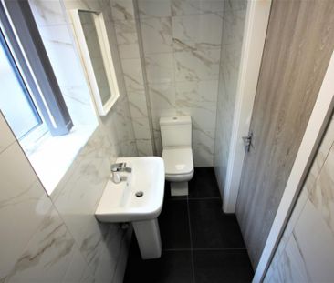 4 bedroom flat to rent - Photo 1