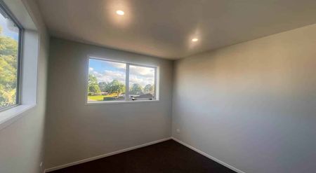 Modern Living in the Heart of Papatoetoe - Photo 4
