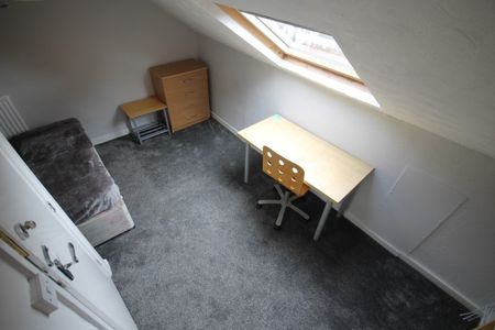 Ebberston Terrace, Hyde Park, Leeds, LS6 1AU - Photo 4