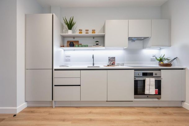 3 bedroom flat to rent - Photo 1
