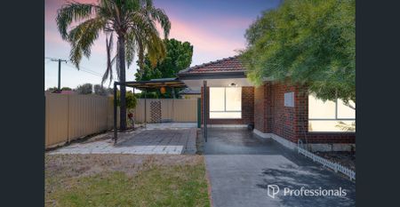 Spacious 3x1 Family Home in Prime Morley Location - Photo 4