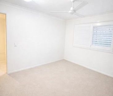 Townhouse in Bridgeman Downs - Photo 5