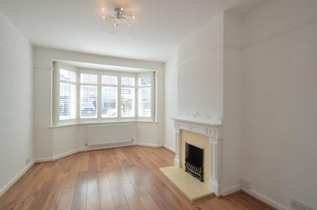 4 bedroom semi-detached house to rent - Photo 2