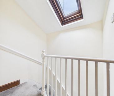 3 bedroom flat to rent - Photo 4